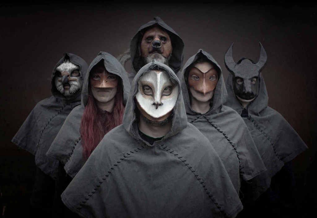 Castora Herz enciende el verano con “Espejo Sol y&nbsp;Luna”