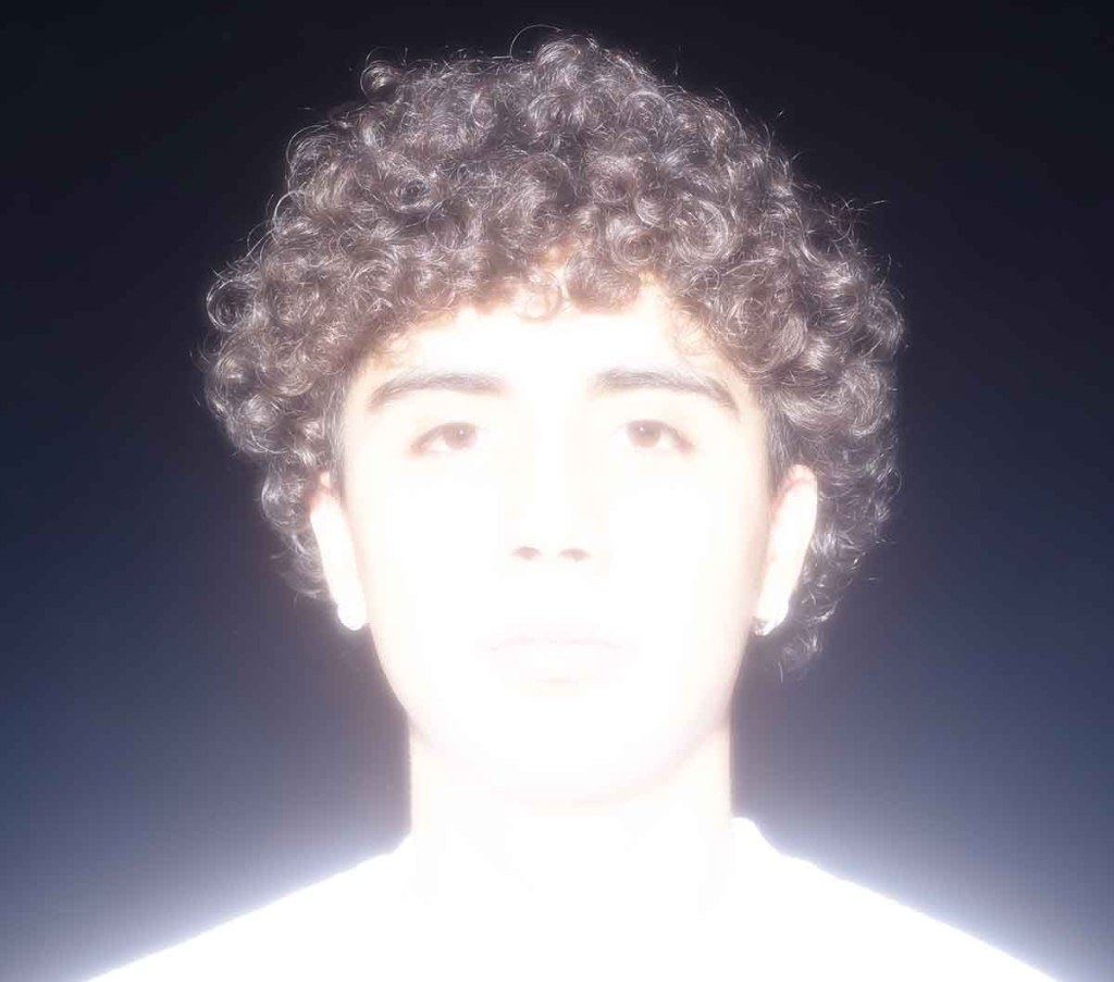 DannyLux marca el fin de una era con Leyenda Deluxe, la versión extendida de su aclamado&nbsp;álbum